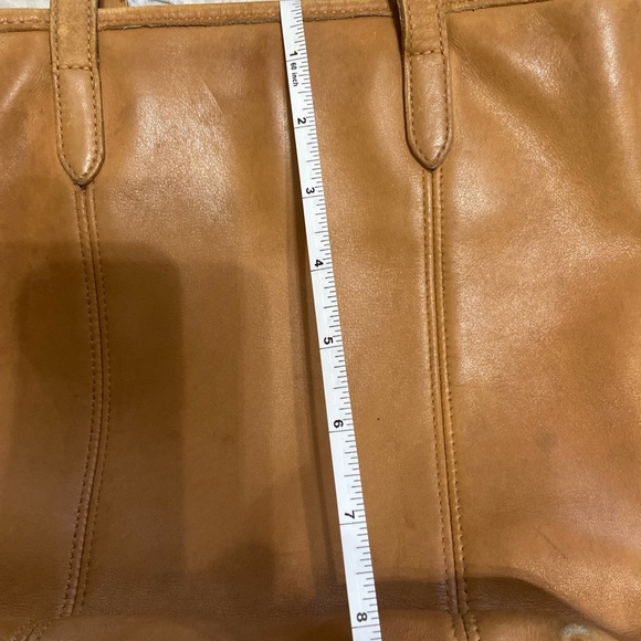 COACH Tan purse. See pics for condition & measurements - Picture 10 of 11